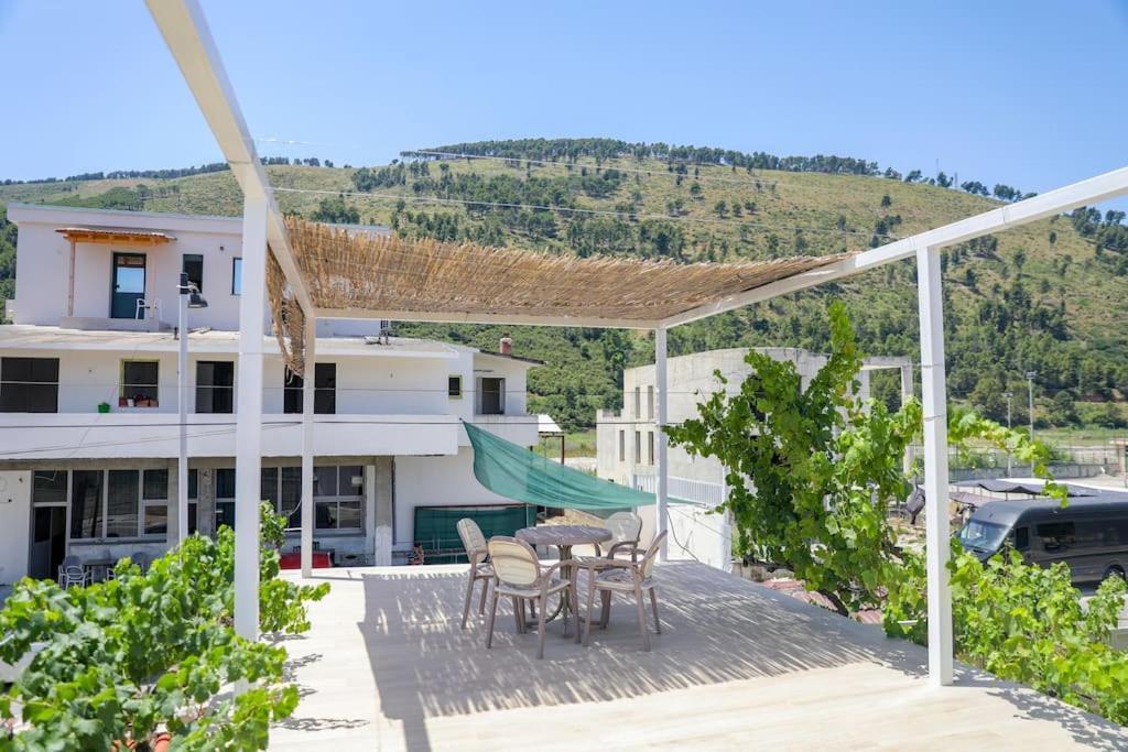 Cereni Guesthouse Берат Экстерьер фото