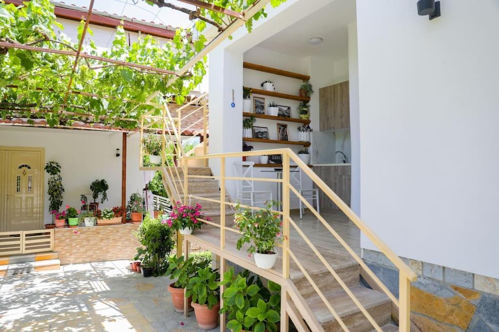 Cereni Guesthouse Берат Экстерьер фото